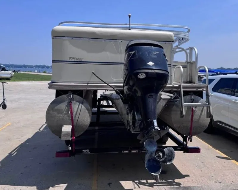 Slide: The Image of Fisher Freedon 220 DLX 2008 - 4