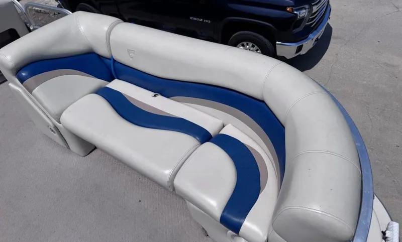 Slide: The Image of Fisher Freedon 220 DLX 2008 - 9