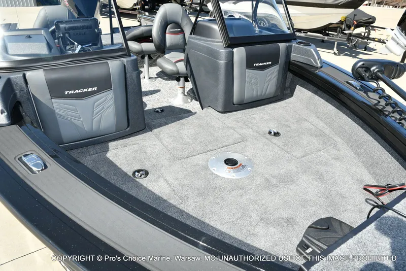 Slide: The Image of Tracker Targa V-18 WT 2026 - 29