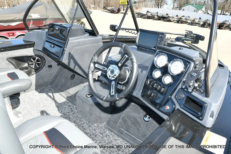 Slide: The Image of Tracker Targa V-18 WT 2026 - 33