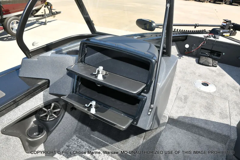 Slide: The Image of Tracker Targa V-18 WT 2026 - 44