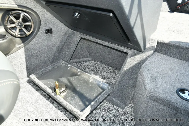 Slide: The Image of Tracker Targa V-18 WT 2026 - 51