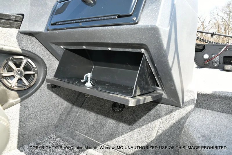 Slide: The Image of Tracker Targa V-18 WT 2026 - 52