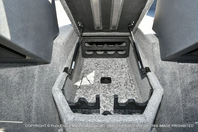 Slide: The Image of Tracker Targa V-18 WT 2026 - 59