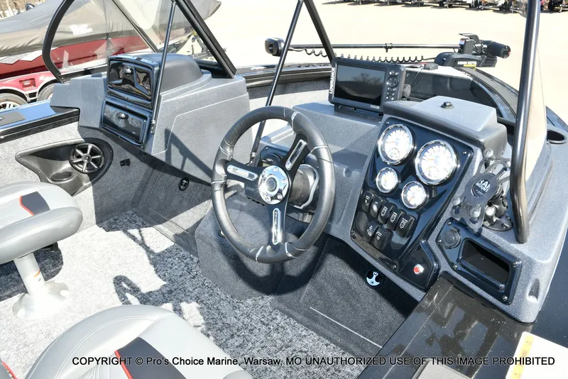 Slide: The Image of Tracker Targa V-18 WT 2026 - 6