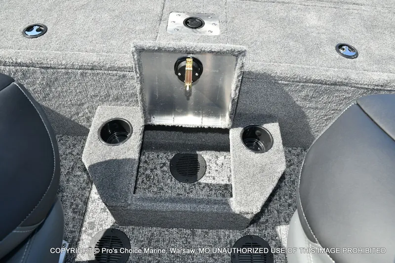 Slide: The Image of Tracker Targa V-18 WT 2026 - 75