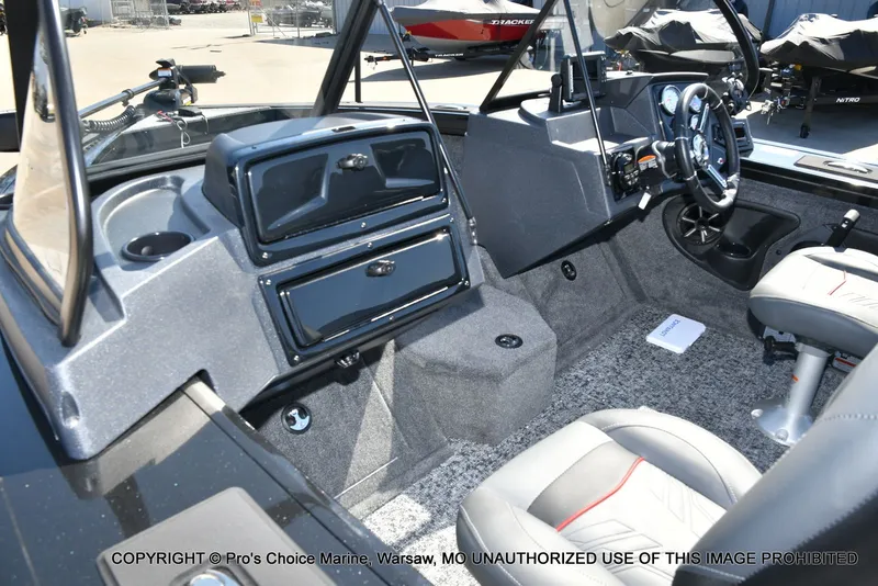 Slide: The Image of Tracker Targa V-18 WT 2026 - 8