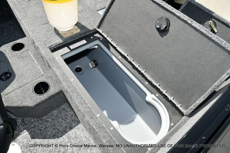 Slide: The Image of Tracker Targa V-18 WT 2026 - 86