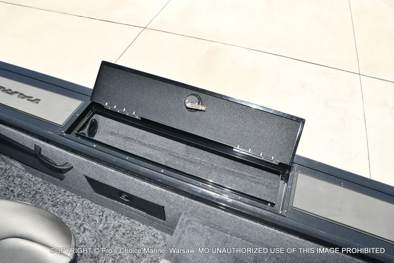 Slide: The Image of Tracker Targa V-18 WT 2026 - 90