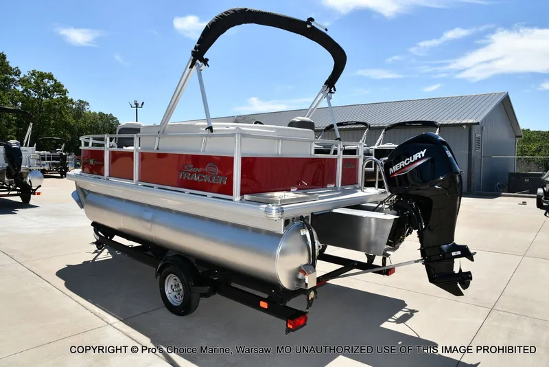 Slide: The Image of Sun Tracker Bass Buggy 16 XL Select 2026 - 17