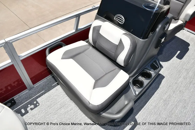 Slide: The Image of Sun Tracker Bass Buggy 16 XL Select 2026 - 32