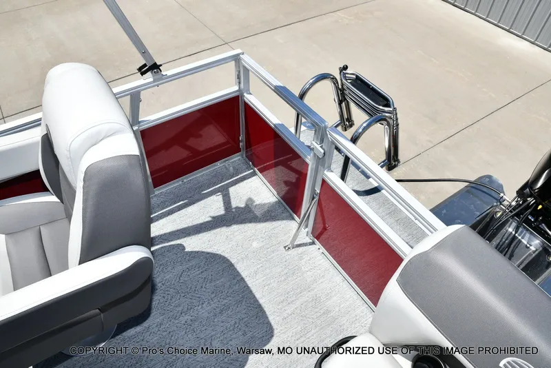 Slide: The Image of Sun Tracker Bass Buggy 16 XL Select 2026 - 39