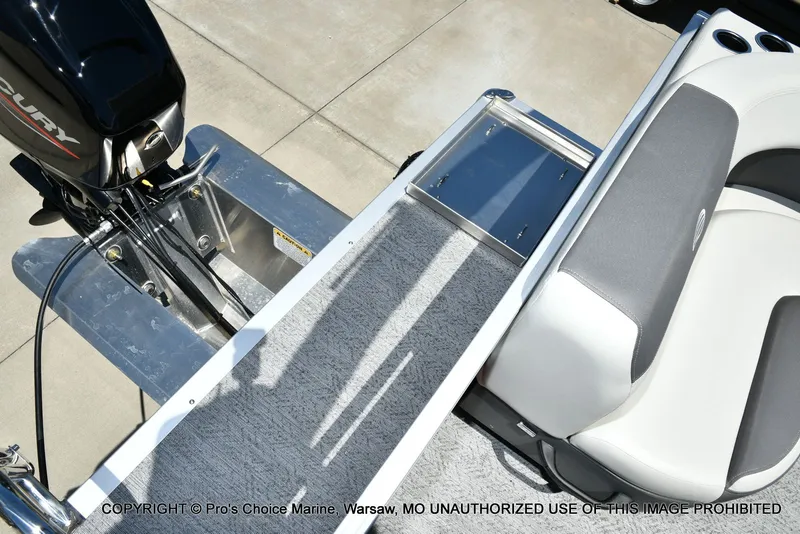 Slide: The Image of Sun Tracker Bass Buggy 16 XL Select 2026 - 41