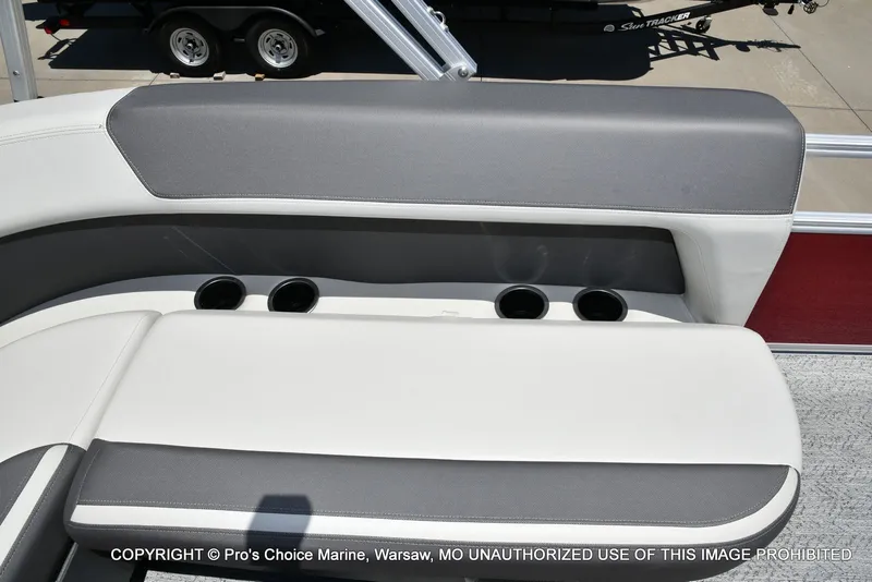 Slide: The Image of Sun Tracker Bass Buggy 16 XL Select 2026 - 46