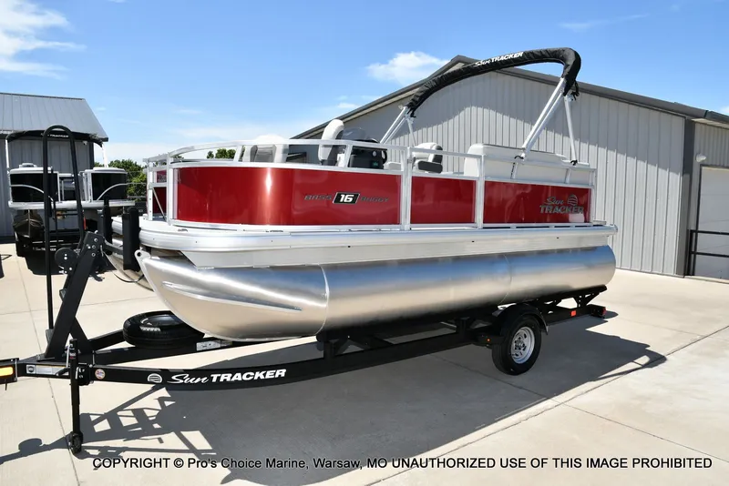 Slide: The Image of Sun Tracker Bass Buggy 16 XL Select 2026 - 56
