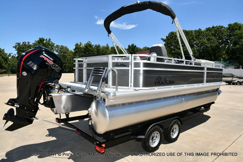 Slide: The Image of Sun Tracker Fishin' Barge 20 DLX 2026 - 14