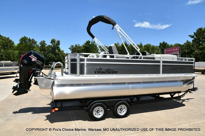 Slide: The Image of Sun Tracker Fishin' Barge 20 DLX 2026 - 15