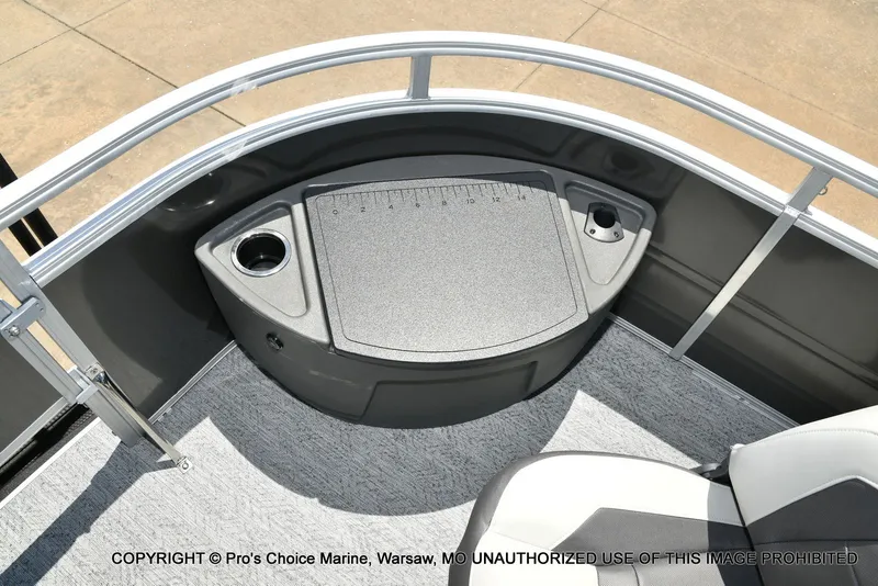 Slide: The Image of Sun Tracker Fishin' Barge 20 DLX 2026 - 26