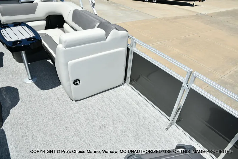 Slide: The Image of Sun Tracker Fishin' Barge 20 DLX 2026 - 33