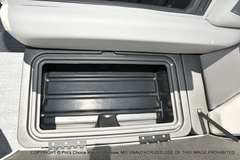 Slide: The Image of Sun Tracker Fishin' Barge 20 DLX 2026 - 38