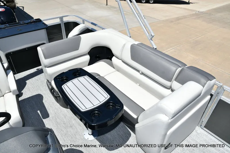 Slide: The Image of Sun Tracker Fishin' Barge 20 DLX 2026 - 40