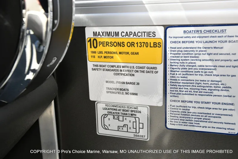 Slide: The Image of Sun Tracker Fishin' Barge 20 DLX 2026 - 45