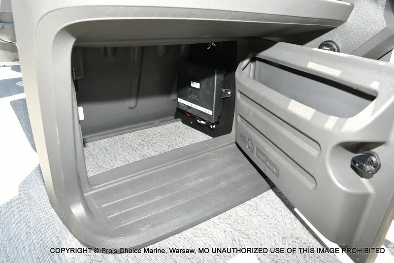 Slide: The Image of Sun Tracker Fishin' Barge 20 DLX 2026 - 48