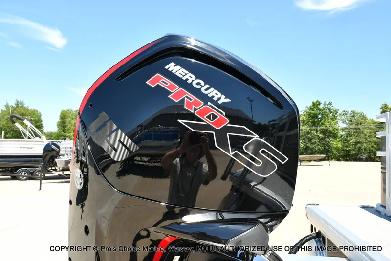 Slide: The Image of Sun Tracker Fishin' Barge 20 DLX 2026 - 5