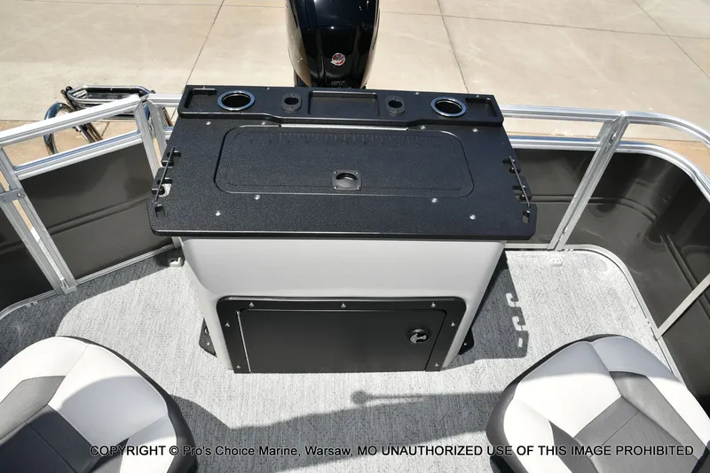 Slide: The Image of Sun Tracker Fishin' Barge 20 DLX 2026 - 50