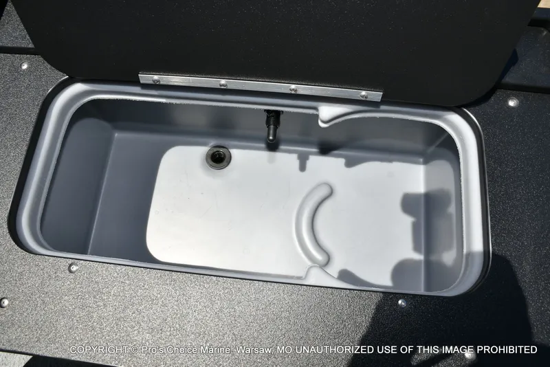 Slide: The Image of Sun Tracker Fishin' Barge 20 DLX 2026 - 52