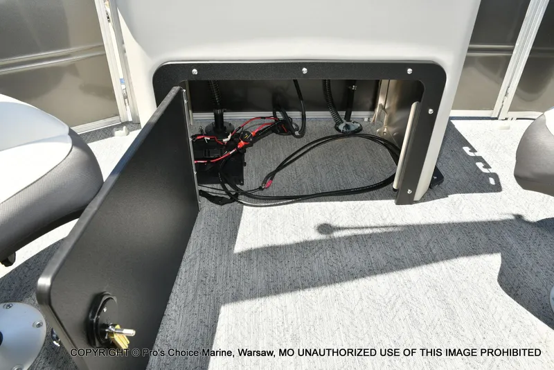 Slide: The Image of Sun Tracker Fishin' Barge 20 DLX 2026 - 53