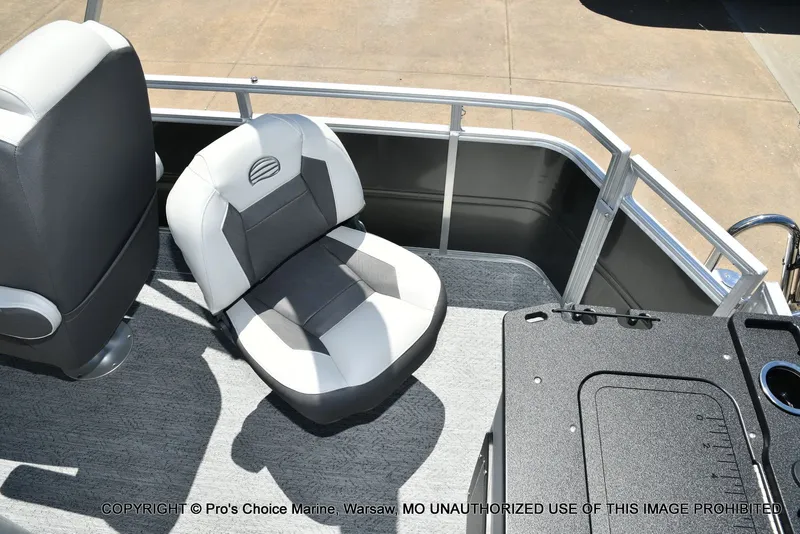 Slide: The Image of Sun Tracker Fishin' Barge 20 DLX 2026 - 54