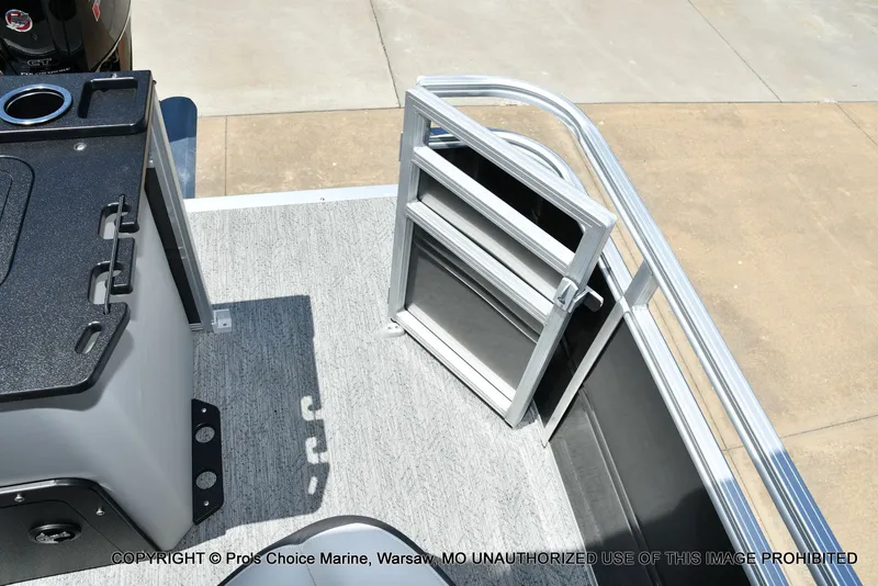 Slide: The Image of Sun Tracker Fishin' Barge 20 DLX 2026 - 62