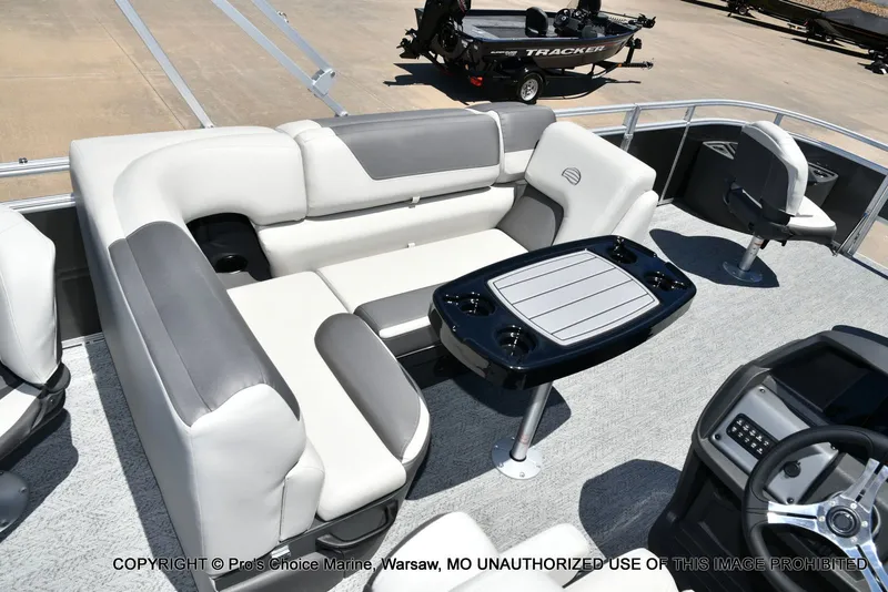 Slide: The Image of Sun Tracker Fishin' Barge 20 DLX 2026 - 65