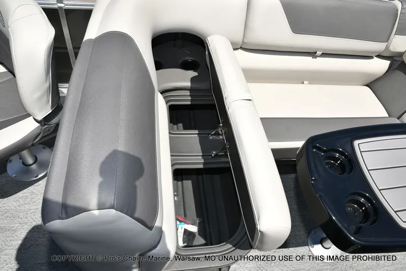 Slide: The Image of Sun Tracker Fishin' Barge 20 DLX 2026 - 66