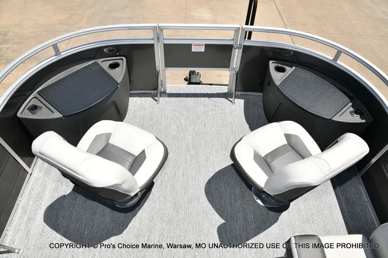 Slide: The Image of Sun Tracker Fishin' Barge 20 DLX 2026 - 71