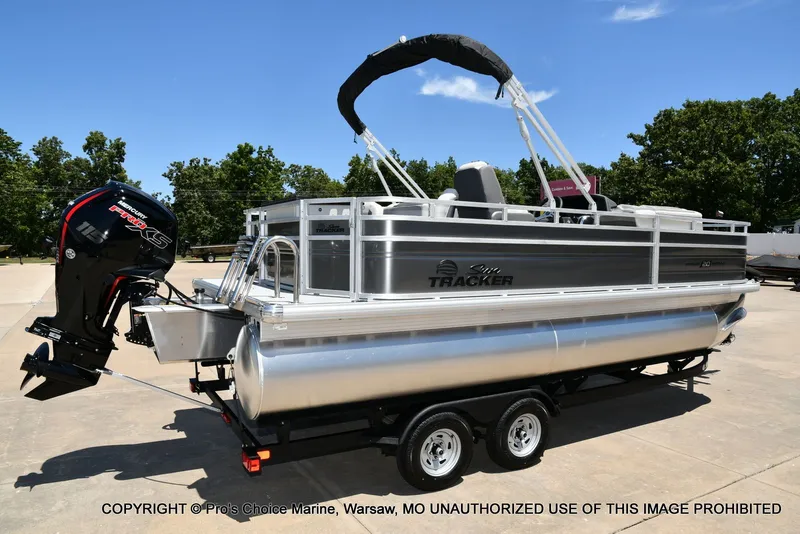 Slide: The Image of Sun Tracker Fishin' Barge 20 DLX 2026 - 72