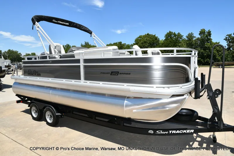Slide: The Image of Sun Tracker Fishin' Barge 20 DLX 2026 - 75