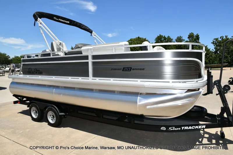 Slide: The Image of Sun Tracker Fishin' Barge 20 DLX 2026 - 81