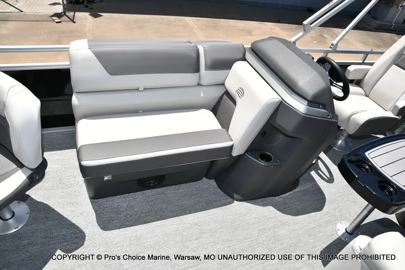 Slide: The Image of Sun Tracker Fishin' Barge 20 DLX 2026 - 12