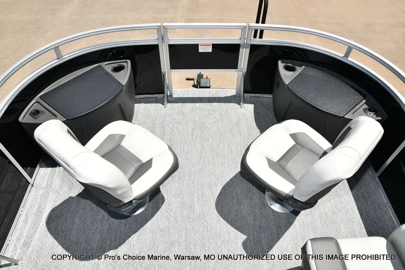 Slide: The Image of Sun Tracker Fishin' Barge 20 DLX 2026 - 14