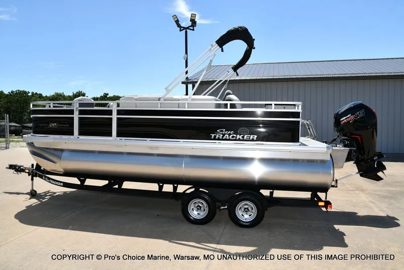 Slide: The Image of Sun Tracker Fishin' Barge 20 DLX 2026 - 20