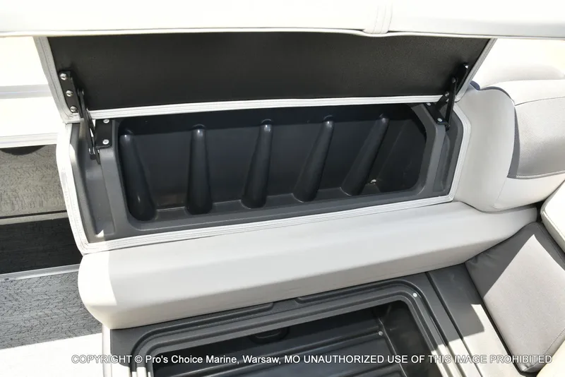 Slide: The Image of Sun Tracker Fishin' Barge 20 DLX 2026 - 39