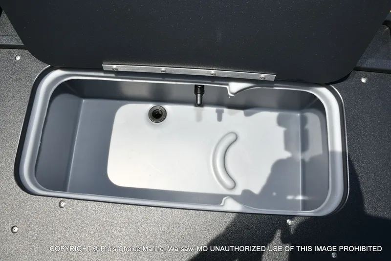 Slide: The Image of Sun Tracker Fishin' Barge 20 DLX 2026 - 52