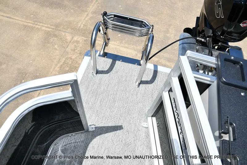 Slide: The Image of Sun Tracker Fishin' Barge 20 DLX 2026 - 57