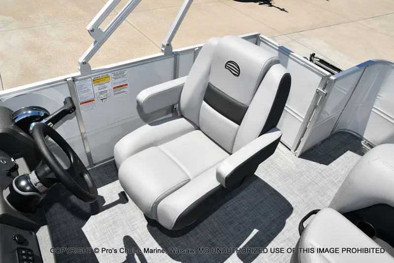 Slide: The Image of Sun Tracker Party Barge 18 DLX 2026 - 10