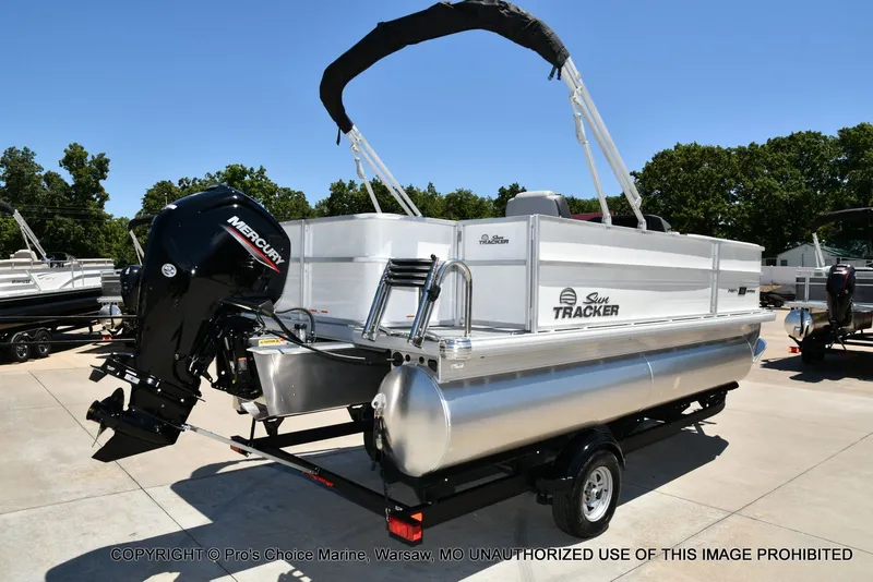 Slide: The Image of Sun Tracker Party Barge 18 DLX 2026 - 15