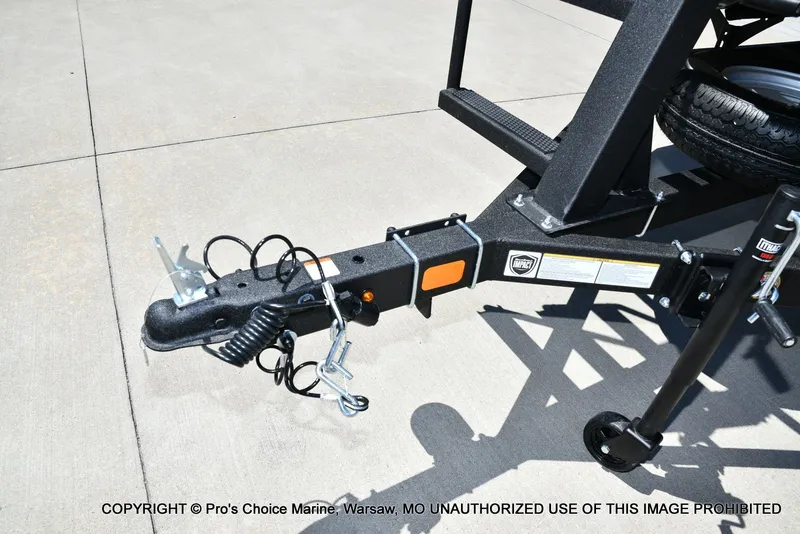 Slide: The Image of Sun Tracker Party Barge 18 DLX 2026 - 22