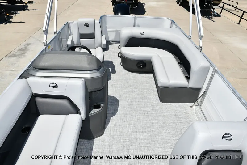 Slide: The Image of Sun Tracker Party Barge 18 DLX 2026 - 26