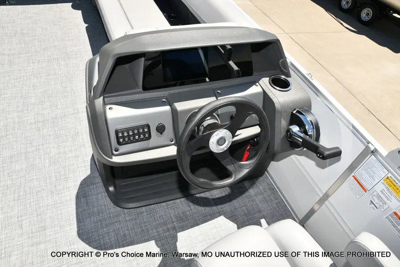 Slide: The Image of Sun Tracker Party Barge 18 DLX 2026 - 33